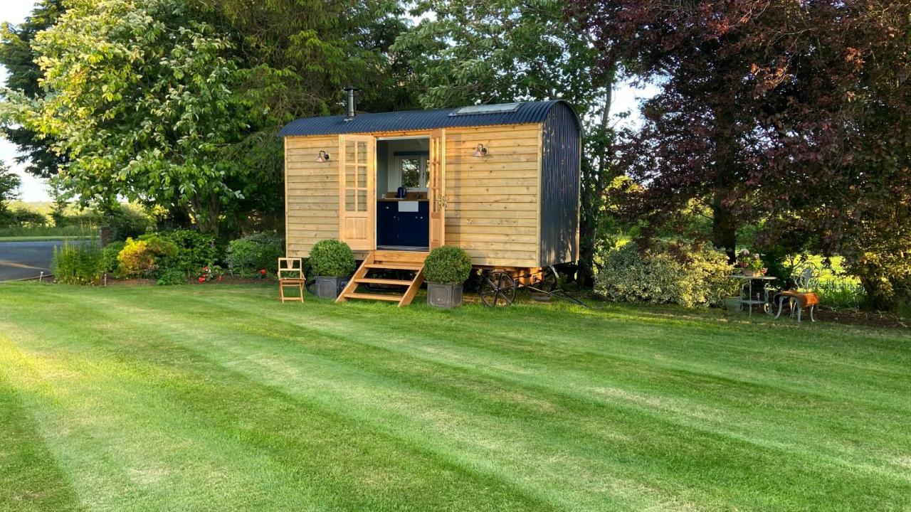 Bannfield Shepherds Hut Баллимони Экстерьер фото